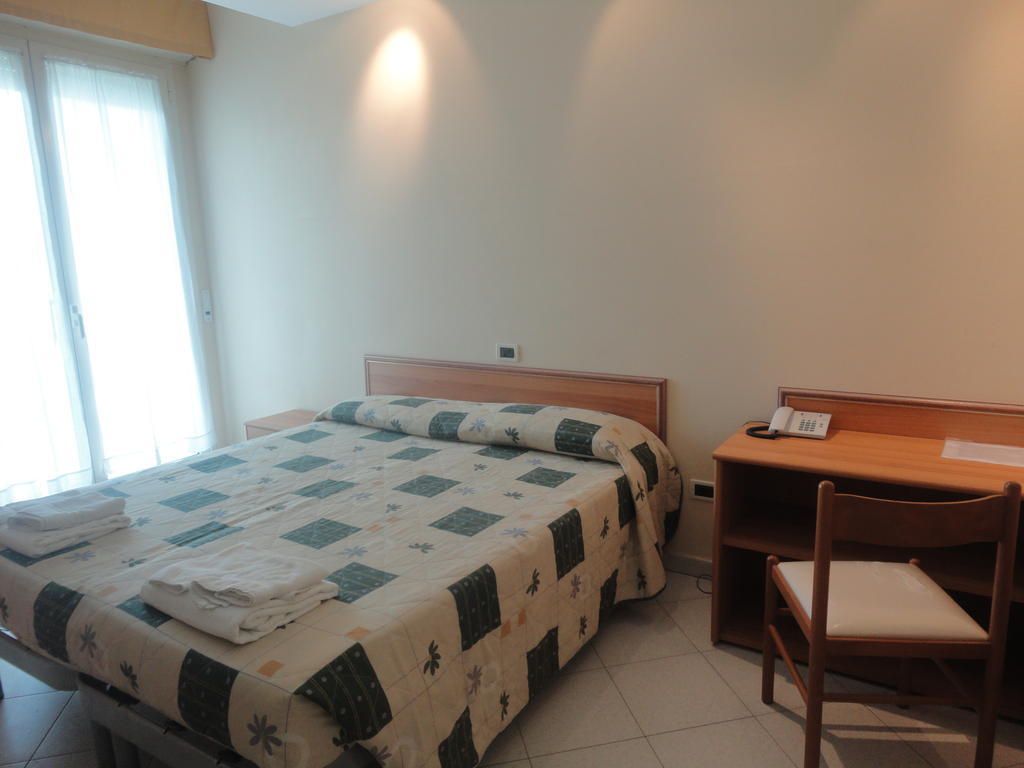 Hotel Al Ragno Cesenatico Værelse billede