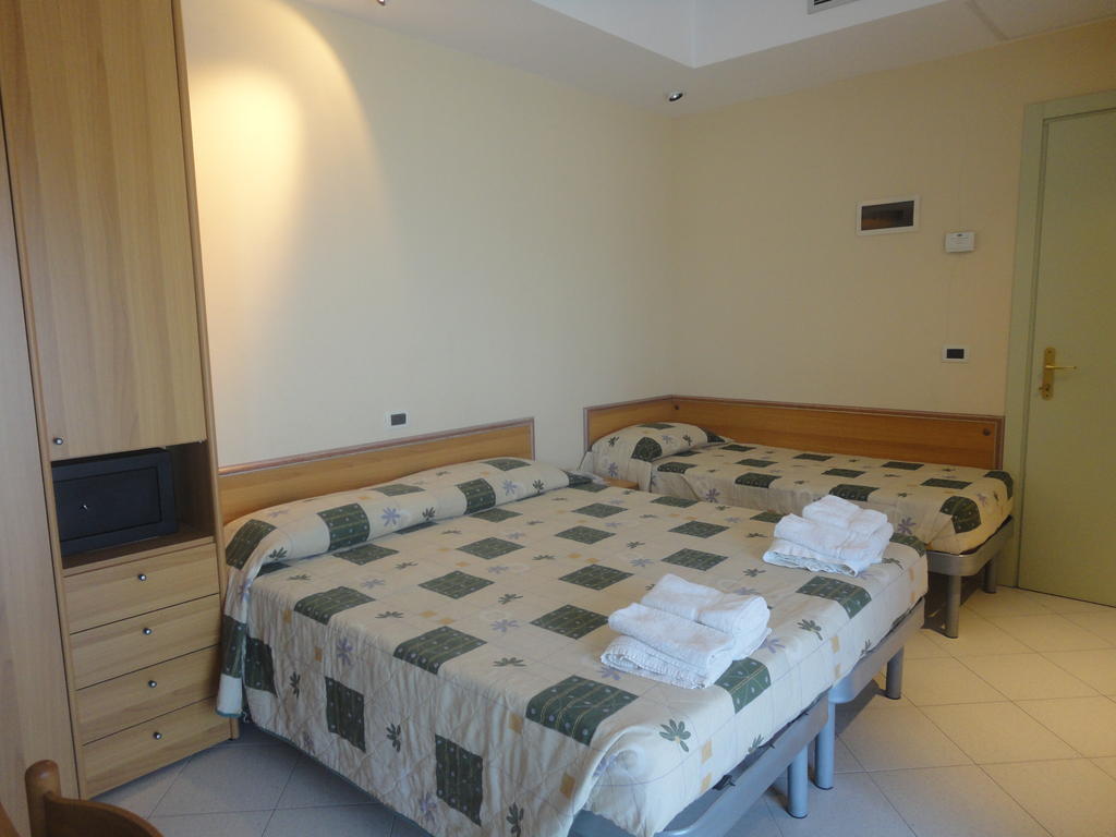Hotel Al Ragno Cesenatico Værelse billede